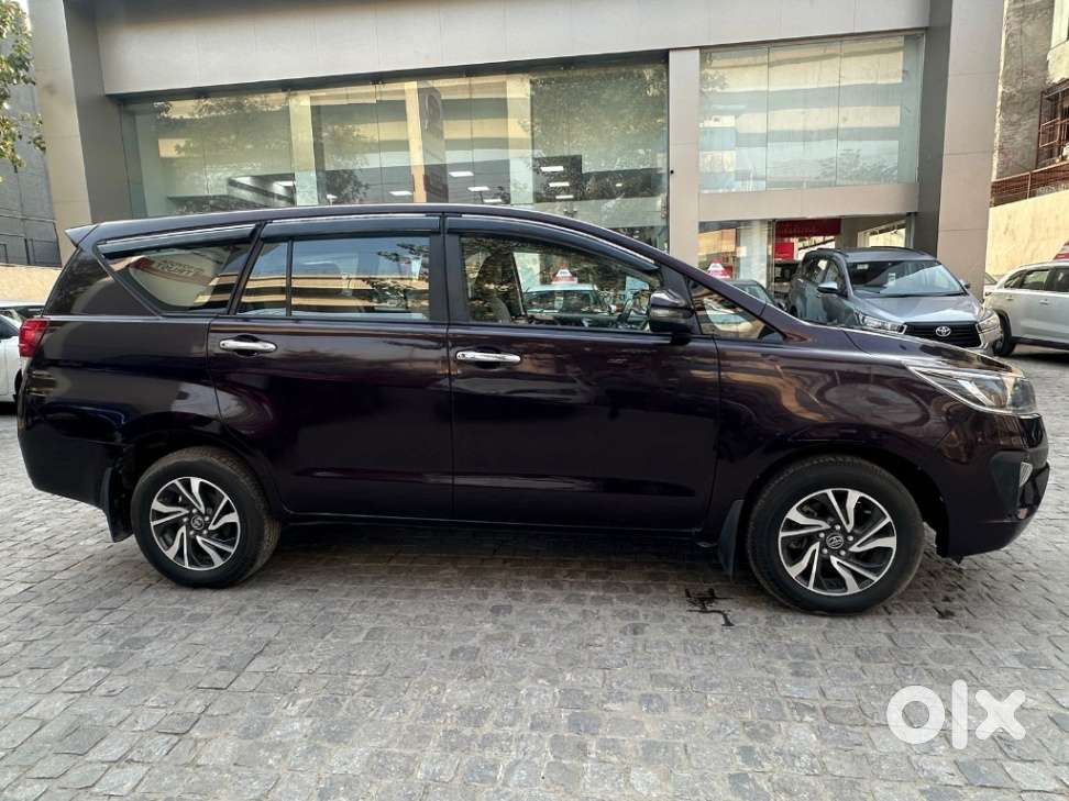 Toyota Innova [2009-2012] 2.0 Vx 7 Str Petrol Bs Iv, 2021, Petrol