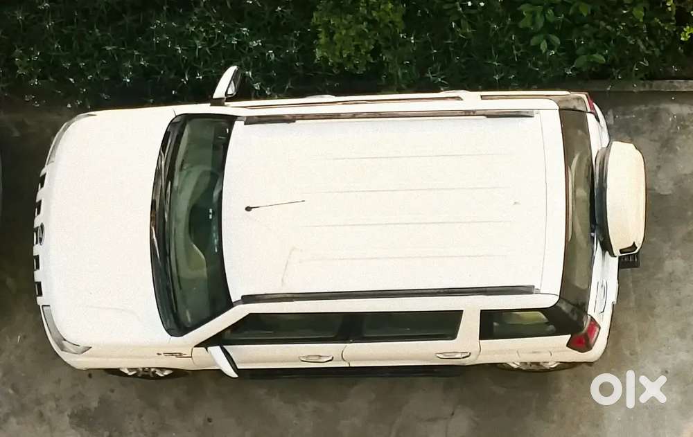 Mahindra Tuv 300