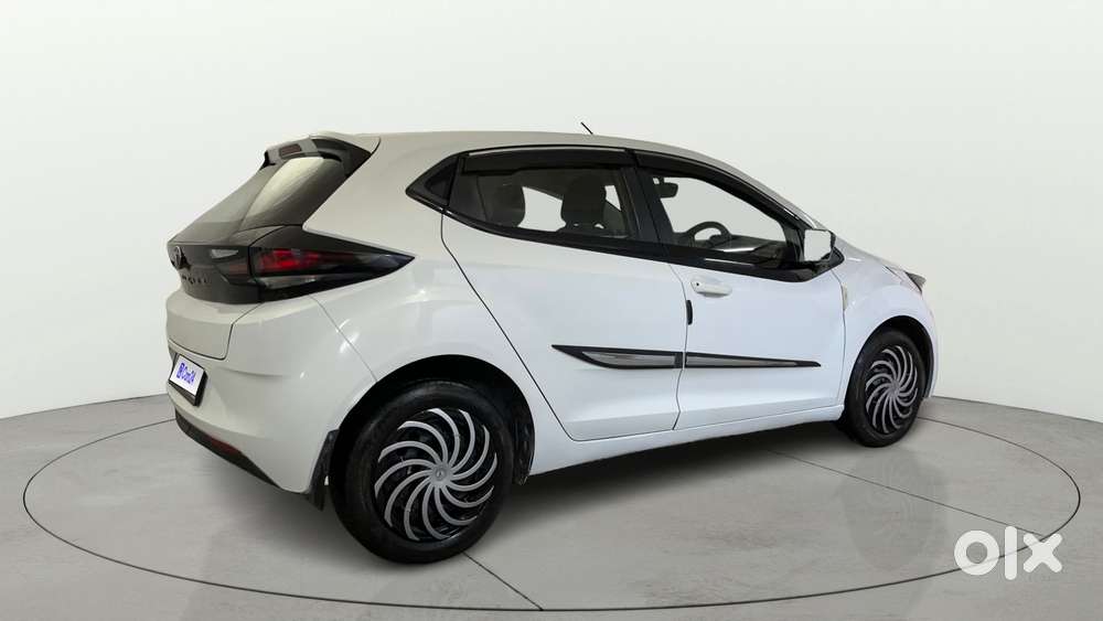 Tata Altroz 1.2 Xm Plus, 2021, Petrol