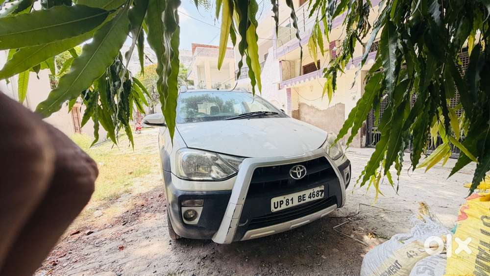 Toyota Etios Cross 2015