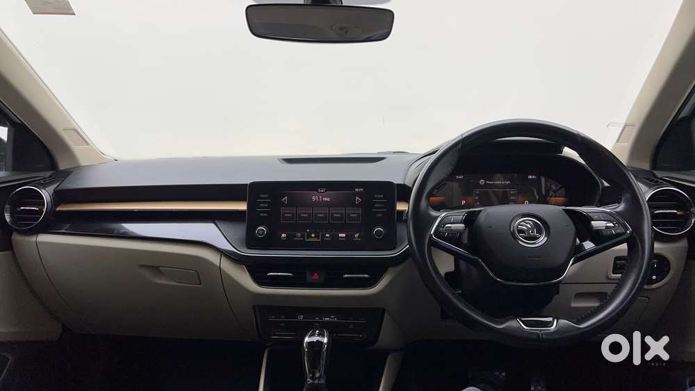 Skoda Slavia Style 1.0l Tsi At, 2022, Petrol
