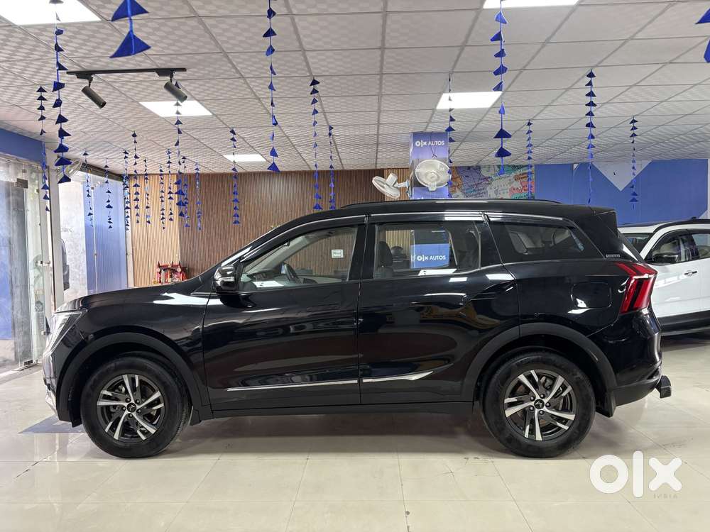 Mahindra Xuv700 Ax 5 Petrol Mt 7 Str (e), 2024, Petrol