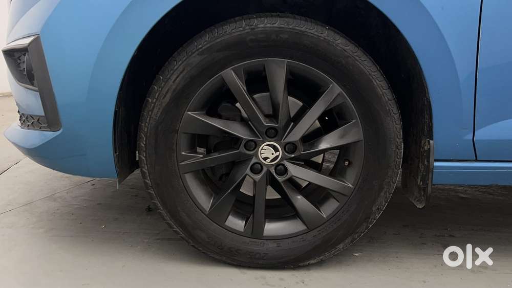 Skoda Slavia Ambition 1.0l Tsi At, 2022, Petrol