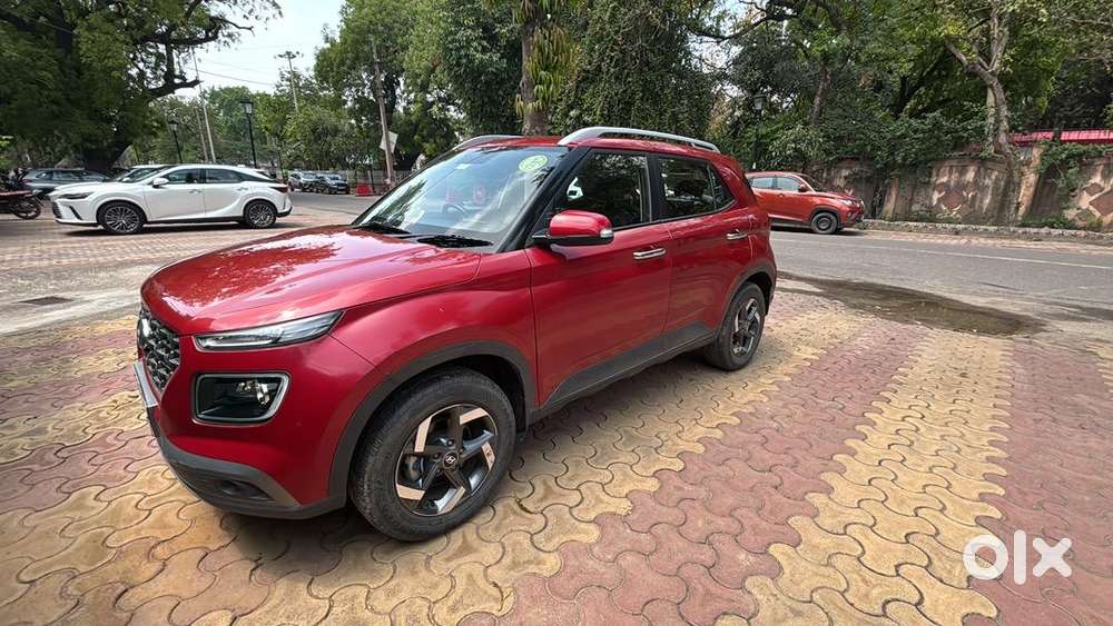 Hyundai Venue 2021 Petrol Well Maintained