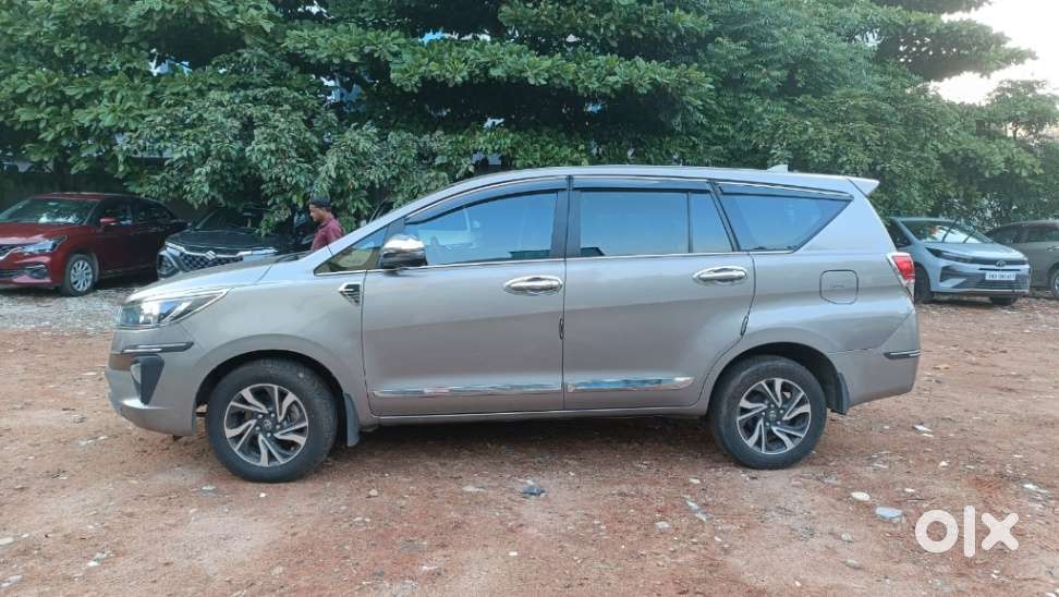 Toyota Innova Crysta 2.7 Gx Limited Edition At 7 Str, 2022, Petrol