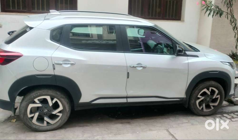 Silver Colour Magnite