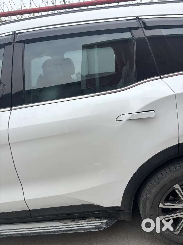 Mahindra Xuv700 2.0 Petrol At 2023