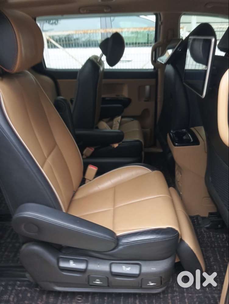 Vip Number Kia Carnival Limousine