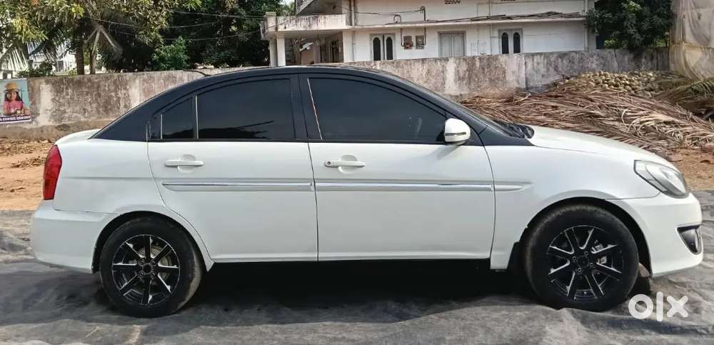 Hyundai Verna 2011 Single Number 9