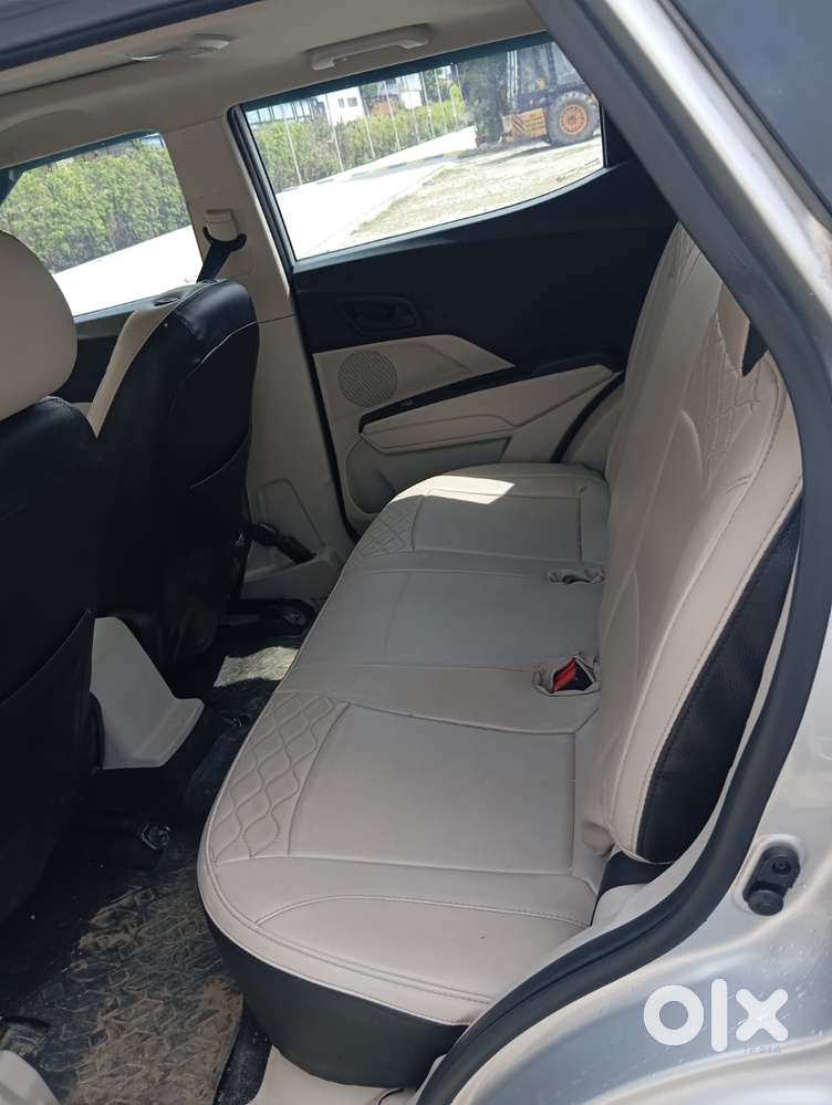 Mahindra Xuv300 W6, 2022, Petrol