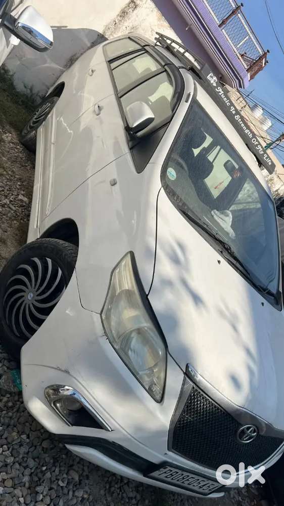 Toyota Innova 2014 Diesel 160000 Km Driven