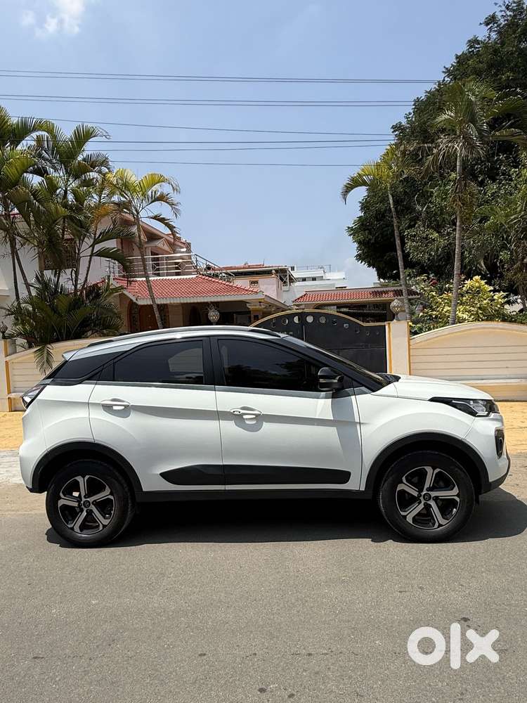 Tata Nexon Xz Plus (hs), 2023, Petrol