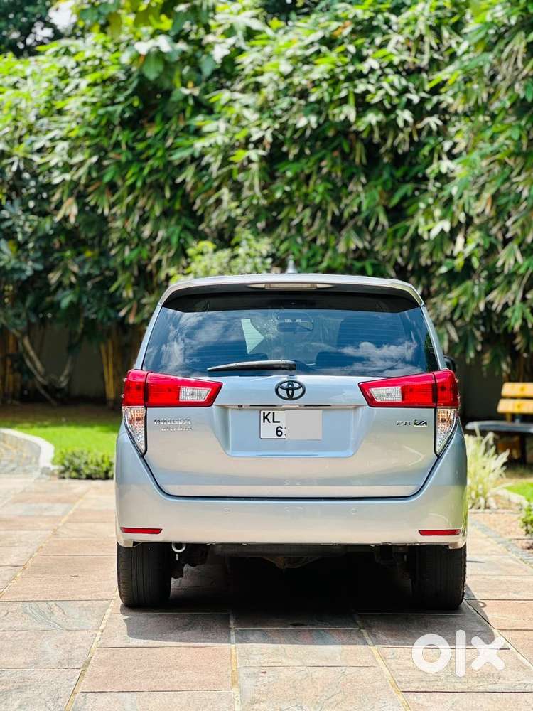 Toyota Innova Crysta 2.8z Automatic, 2017, Diesel