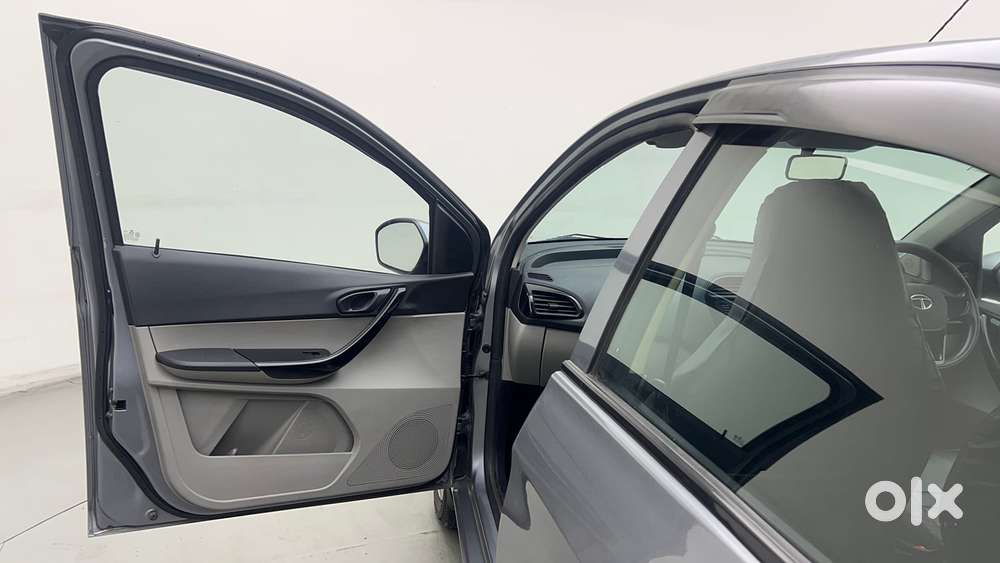 Tata Tiago 1.2 Revotron Xta, 2018, Petrol
