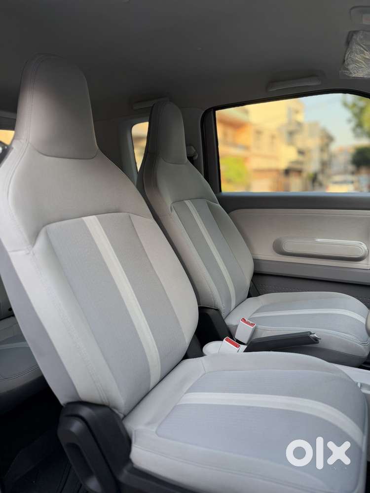 Mg Comet Ev Plush, 2025, Electric