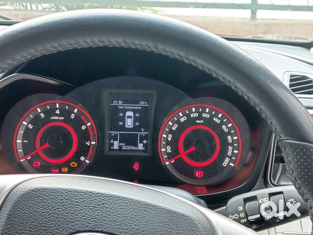 Mahindra Xuv300 W8, 2022, Petrol