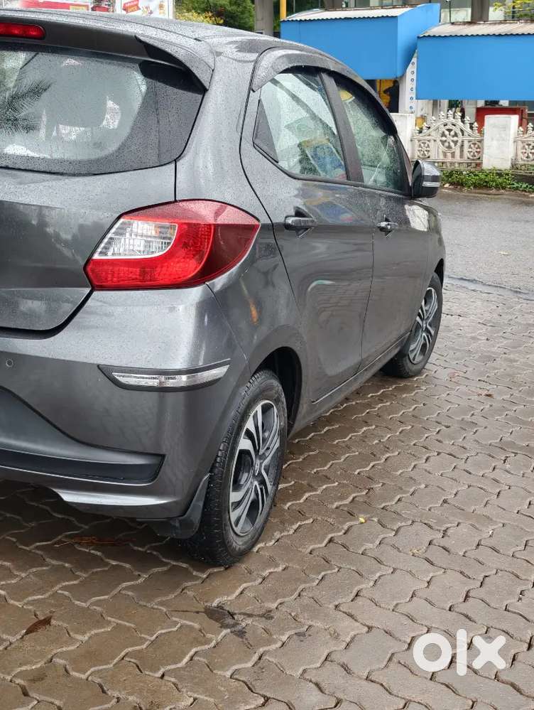 Well Maintained Tata Tiago Full Option.