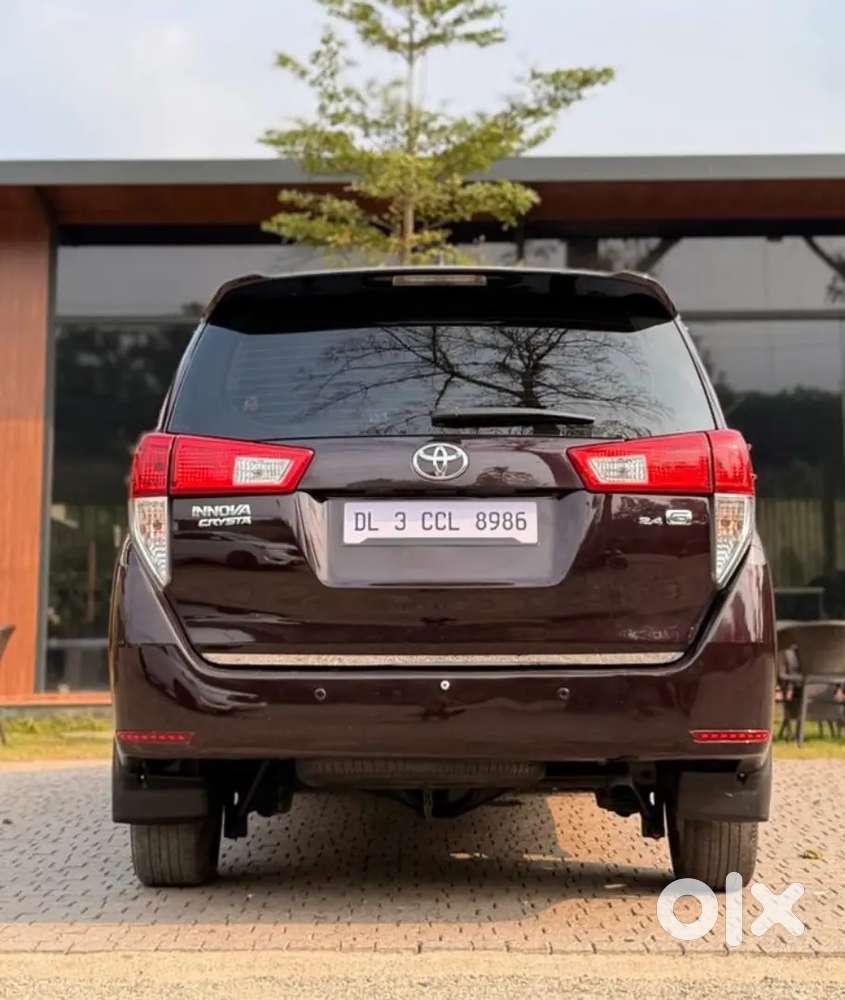 Toyota Innova Crysta 2.4 Mt 2017