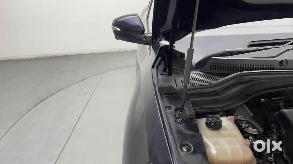 Mahindra Xuv700 2.2 Ax 7 Diesel At Luxury Pack Str, 2022, Diesel