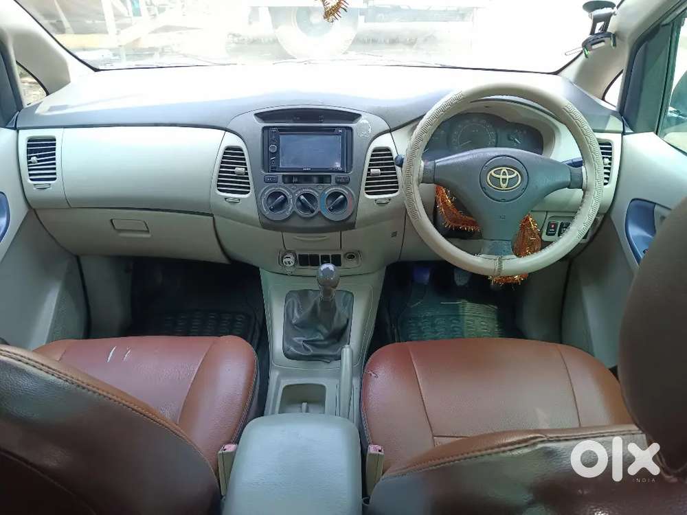 Toyota Innova 2011