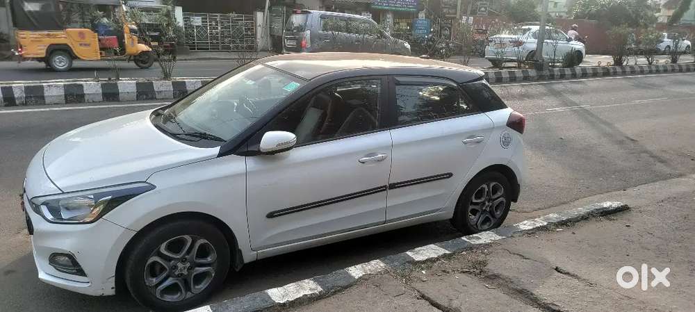 I20 Dual Tone Asta Black And White With Single Owner