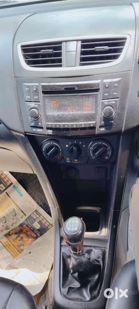 Maruti Suzuki Swift Vxi + Manual, 2017, Petrol