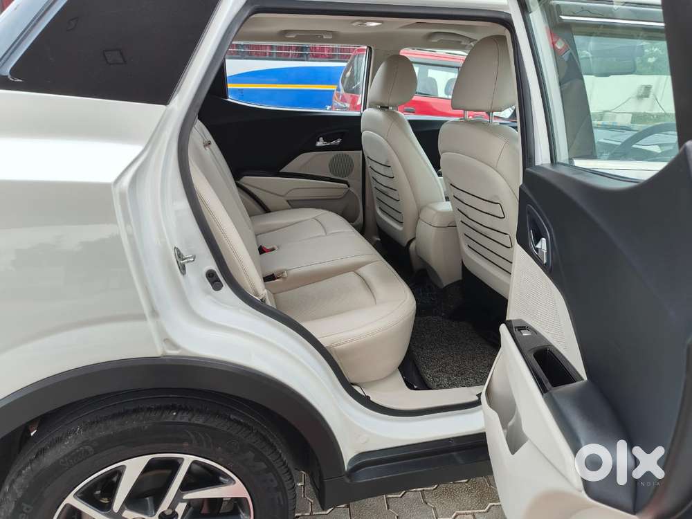 Mahindra Xuv300 W8 Option Diesel, 2023, Diesel