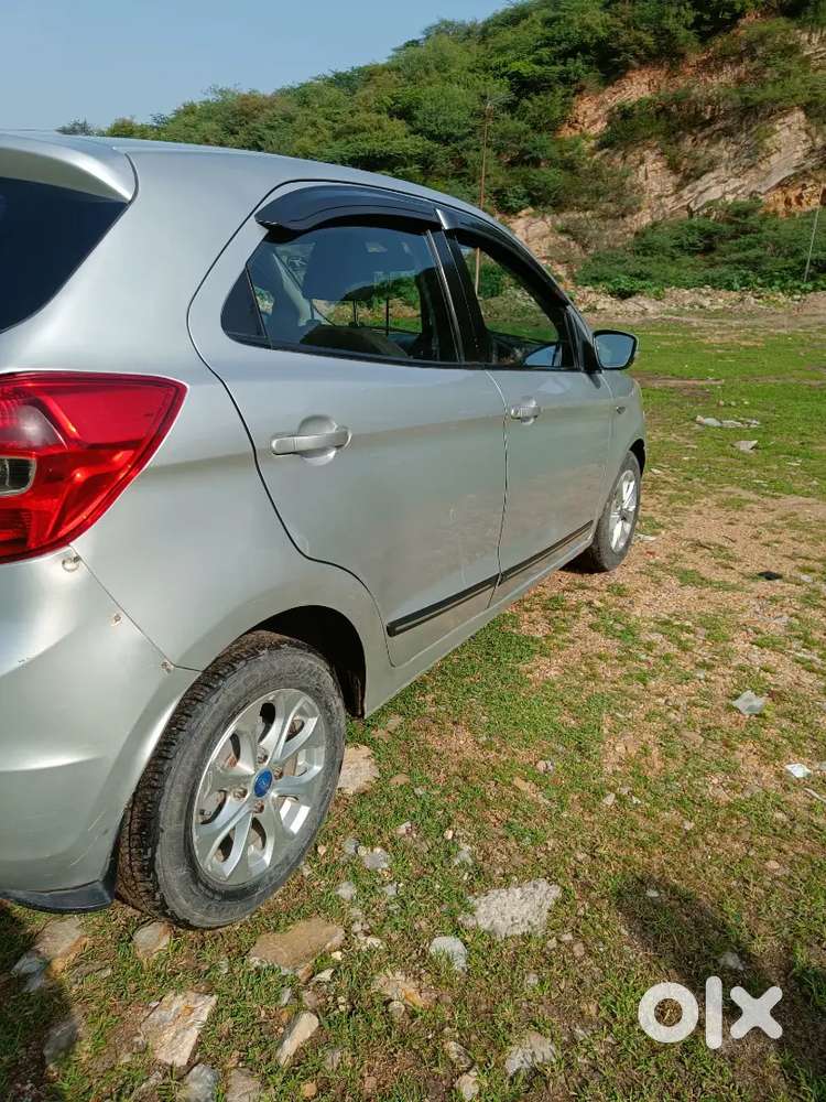 Ford Figo 1.2 Titanium 2015