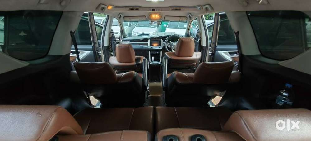 Toyota Innova Crysta 2.8z Automatic, 2016, Diesel