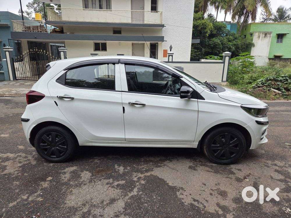 Tata Tiago 1.2 Revotron Xt (o), 2022, Petrol