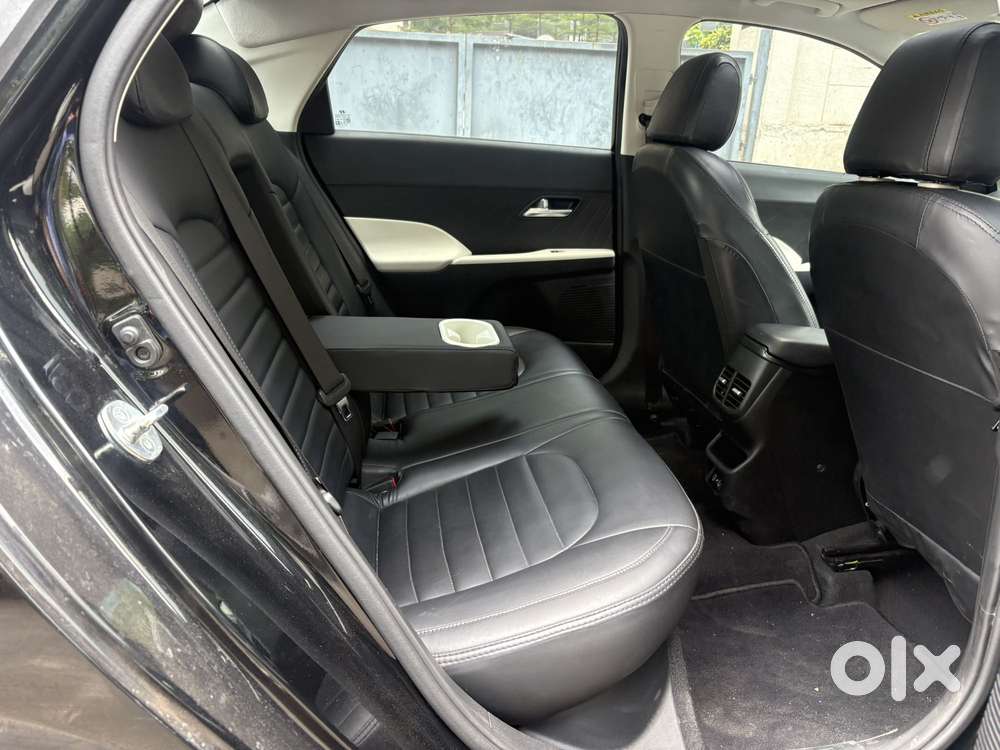 Hyundai Verna 1.5 Sx Ivt, 2023, Petrol