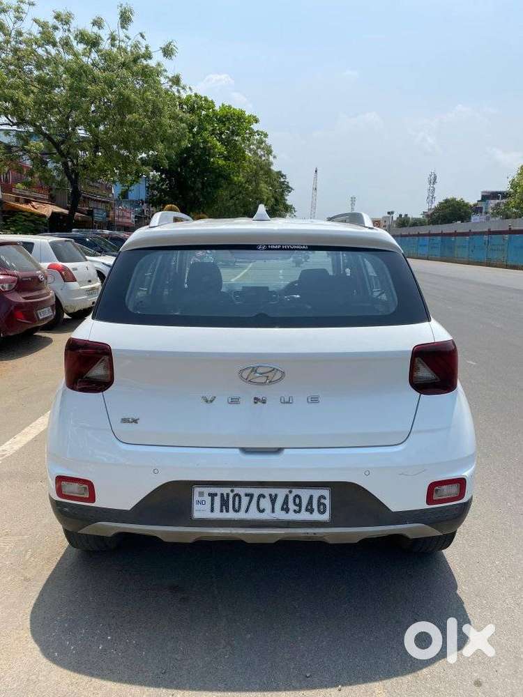 Hyundai Venue Sx (o) Mt 1.5 Diesel, 2021
