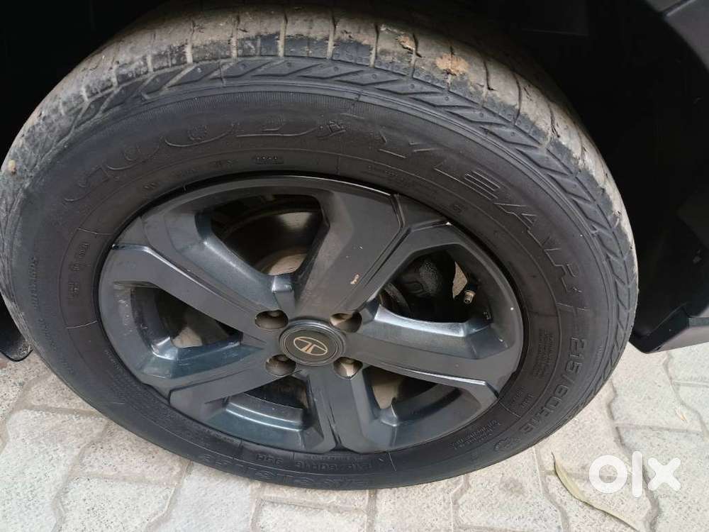 Tata Nexon 1.2 Revotron Xza Plus Hs Dark Edition, 2023, Petrol