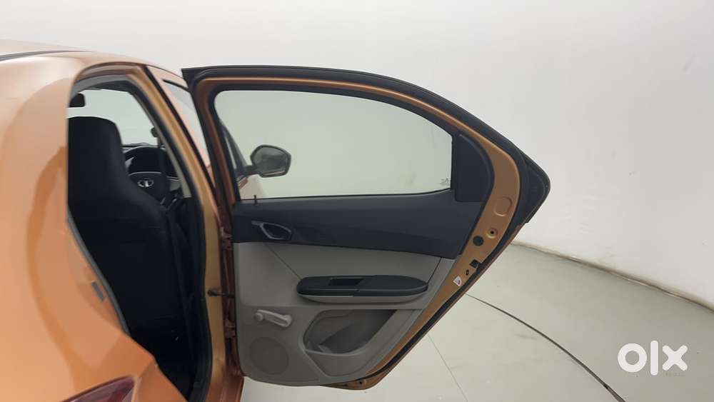 Tata Tiago Xe, 2018, Petrol