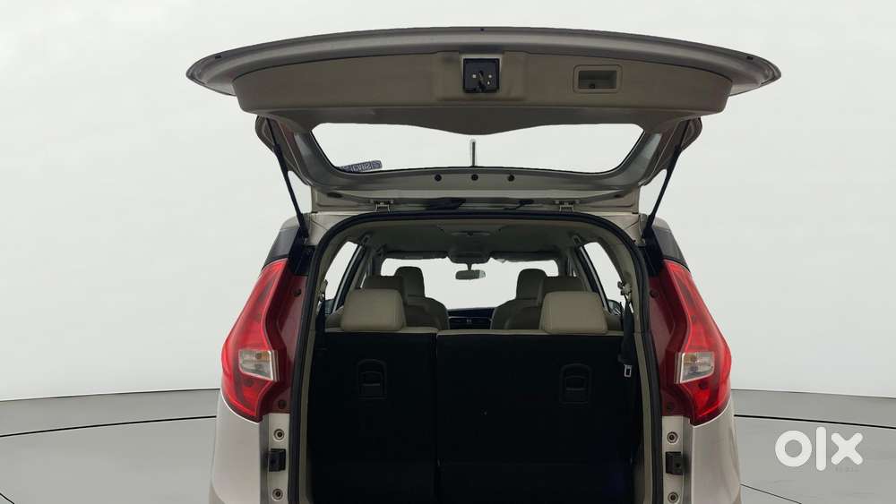 Mahindra Marazzo M8, 2018, Diesel