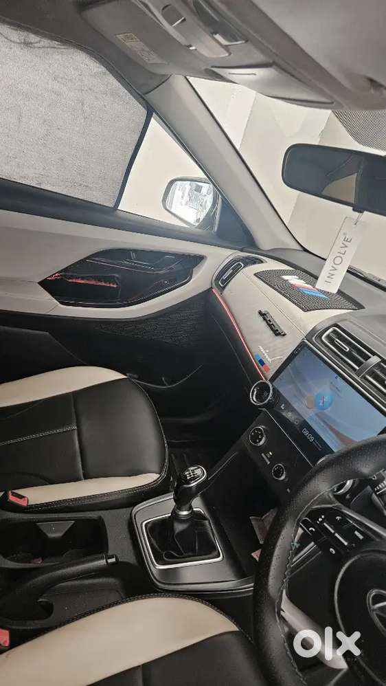 Full Top Model Bna Rakhi Gaadi