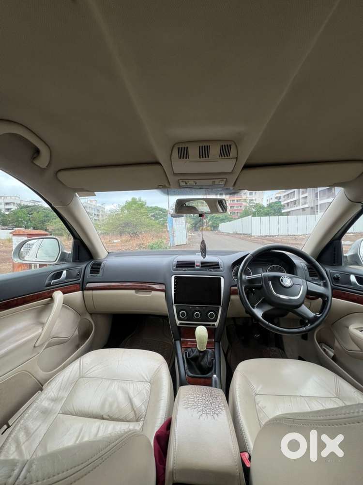 Skoda Laura Diesel 2012 Diesel  2nd Owner  Luxury Sedan