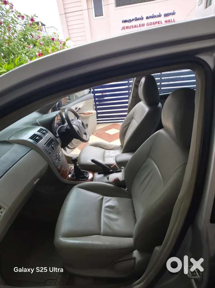 Toyota Corolla Altis 2010