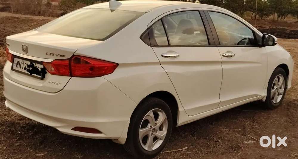 Showroom Condition 
Sunroof, Push Button Start
All New Tyers & Battery