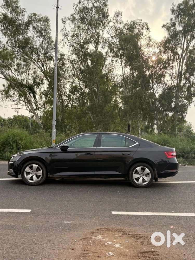 Skoda Superb [ ] 1.8 Style Tsi At, 2019, Petrol