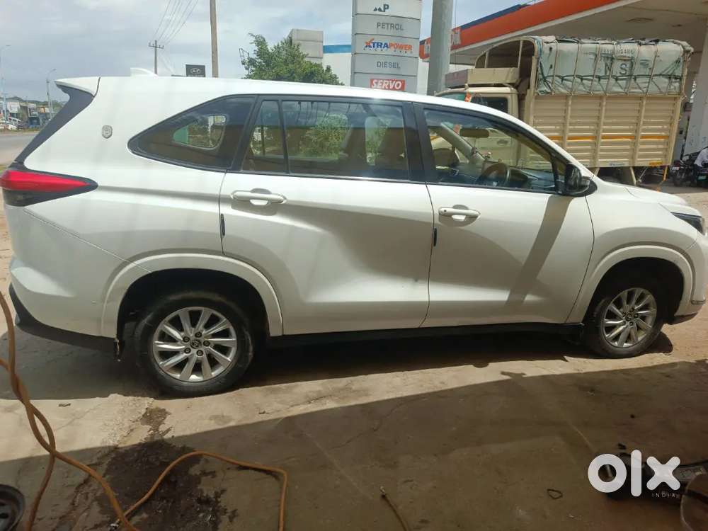 Toyota Innova Hycross 2024 Petrol