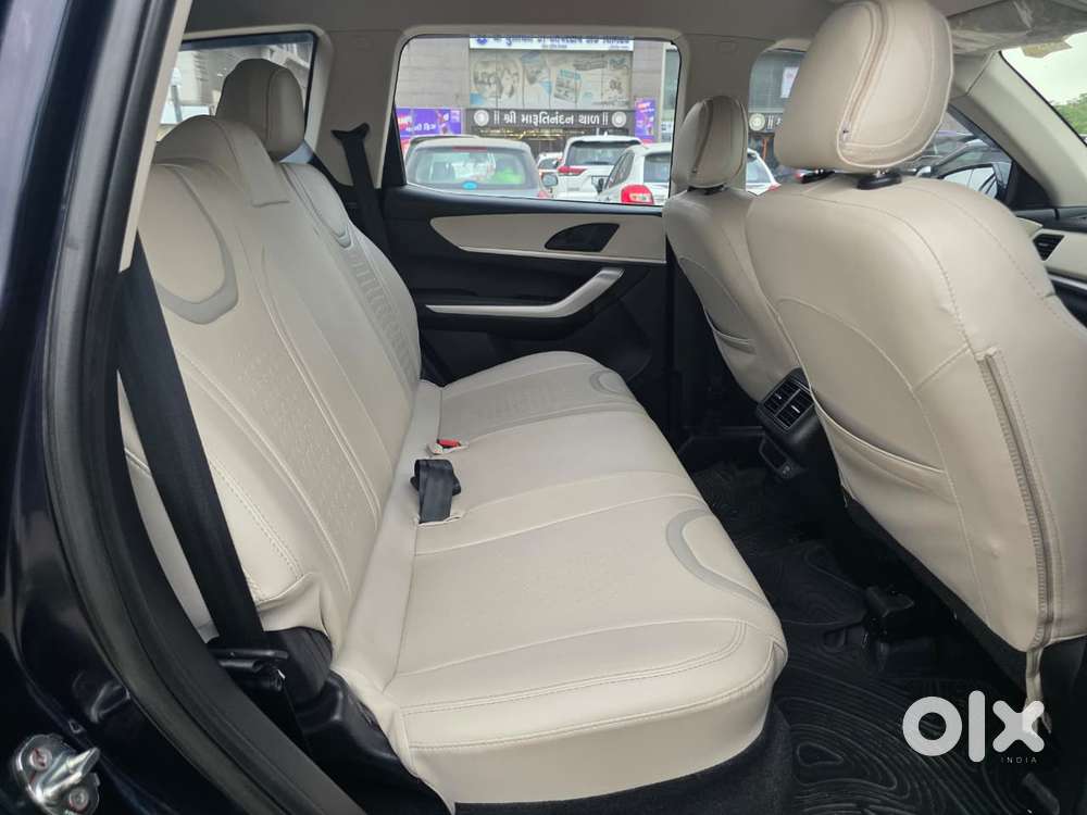 Mahindra Xuv700, 2023, Petrol