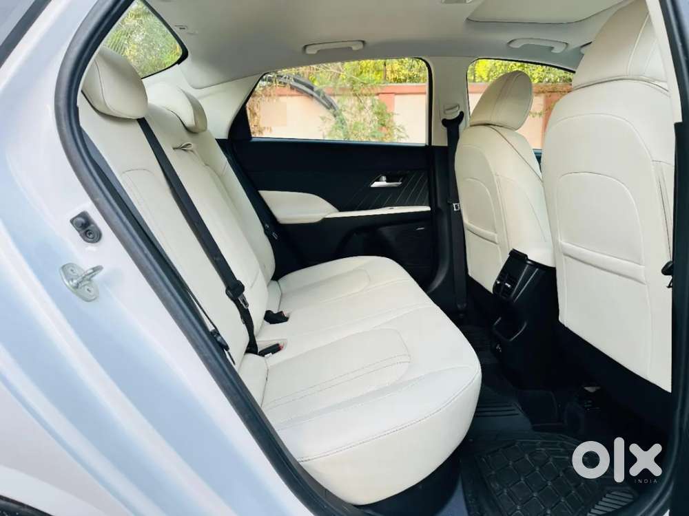 Hyundai Verna 1.5 Sx (o) Vtvt, 2023, Petrol