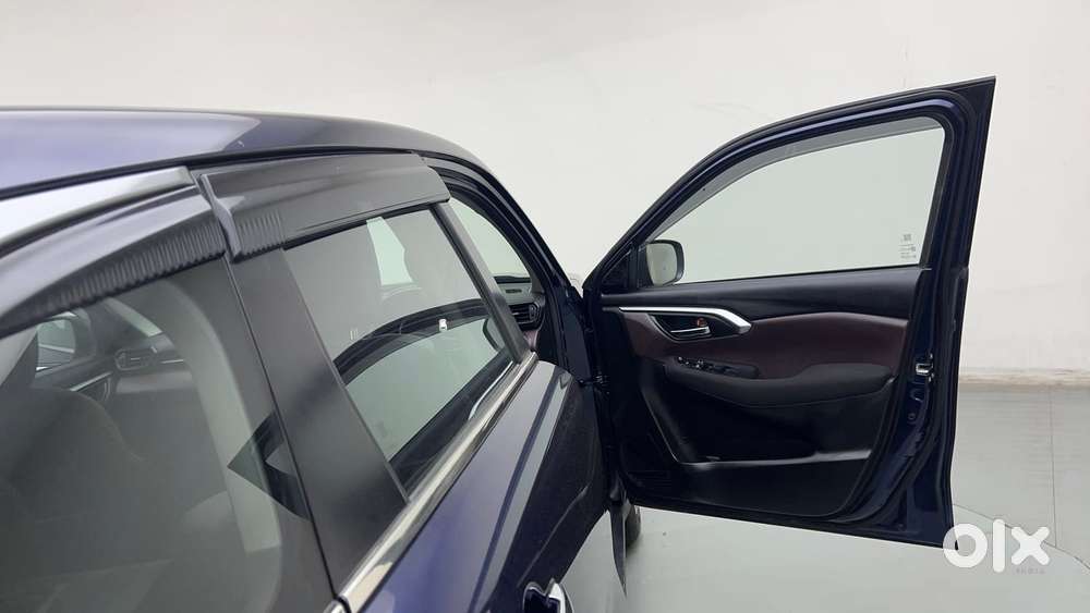 Maruti Suzuki Grand Vitara 1.5 Delta Smart Hybrid At, 2025, Petrol