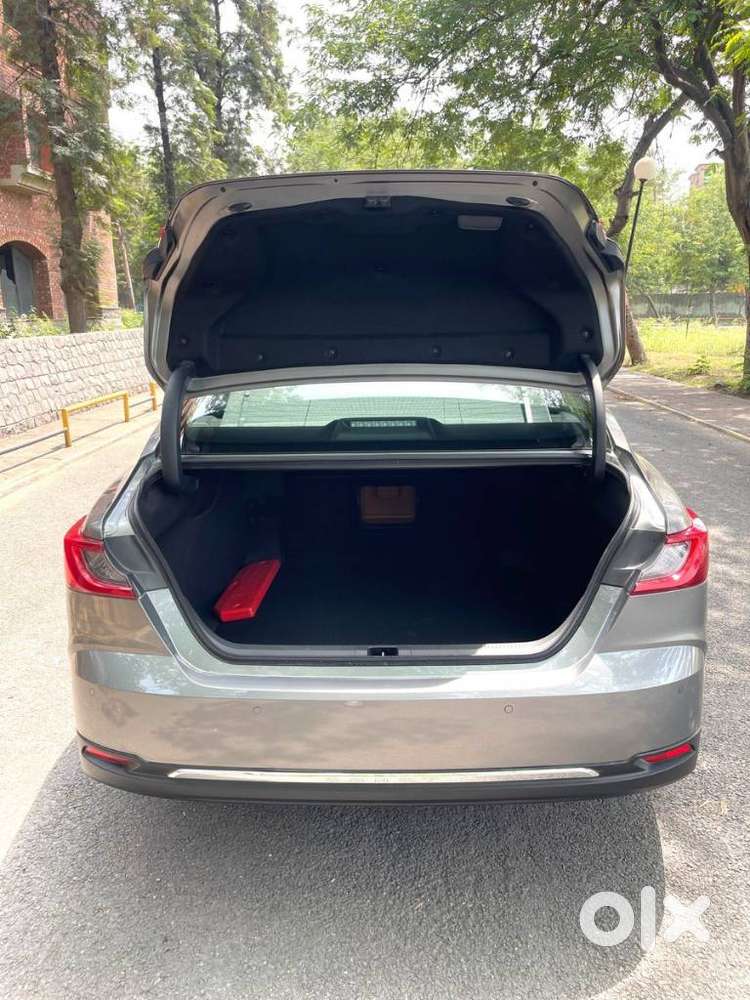 Toyota Camry 2.5 Hybrid, 2025, Petrol