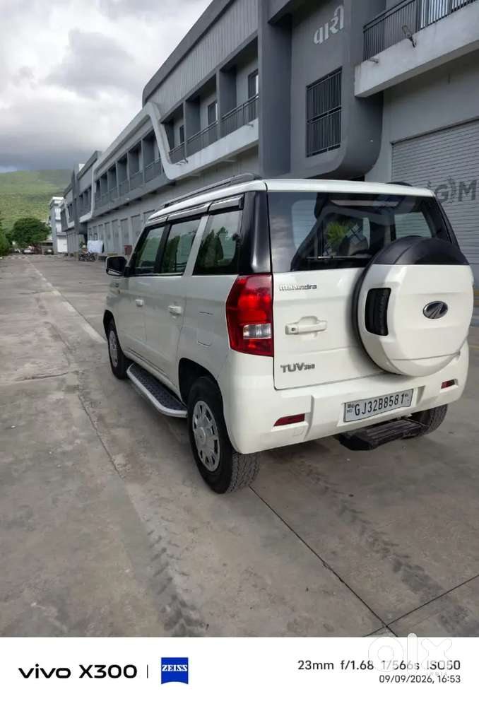 2018 Mahindra Tuv300 T6+ Diesel | 2nd Owner