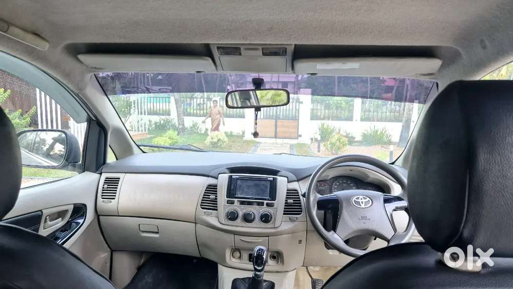 Toyota Innova 2014 Diesel 180000 Km Driven