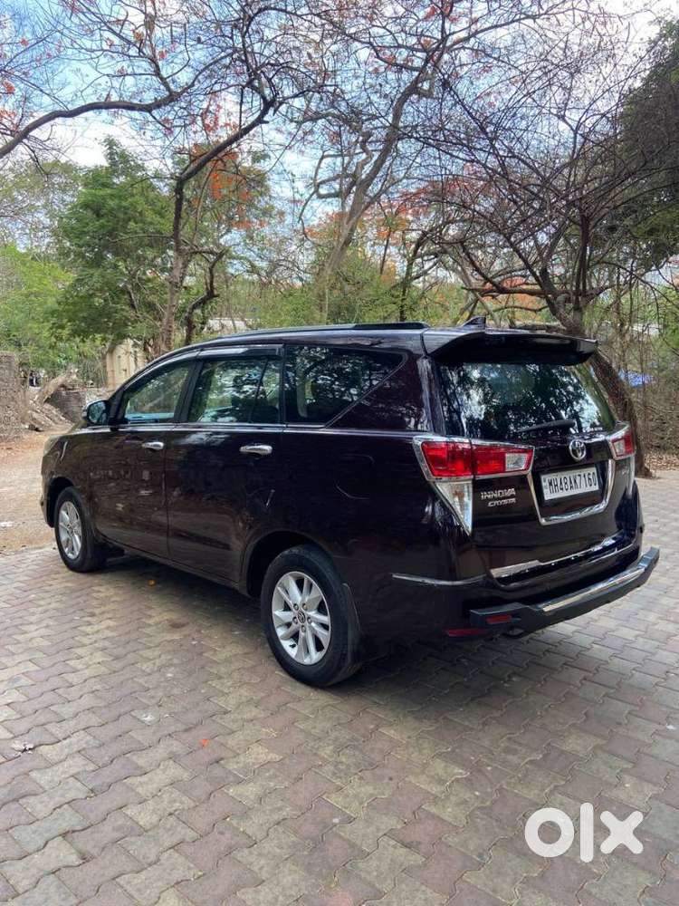 Toyota Innova Crysta 2.4 G Plus Mt 8 Str, 2017, Diesel