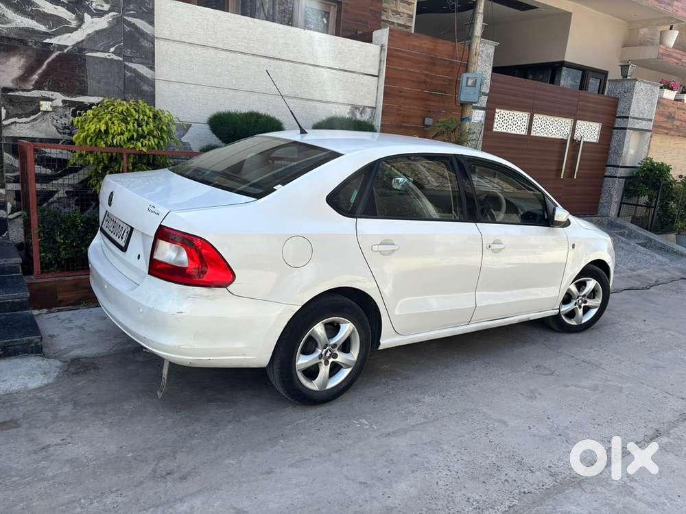 Skoda Rapid Elegance 2012 Diesel Manual