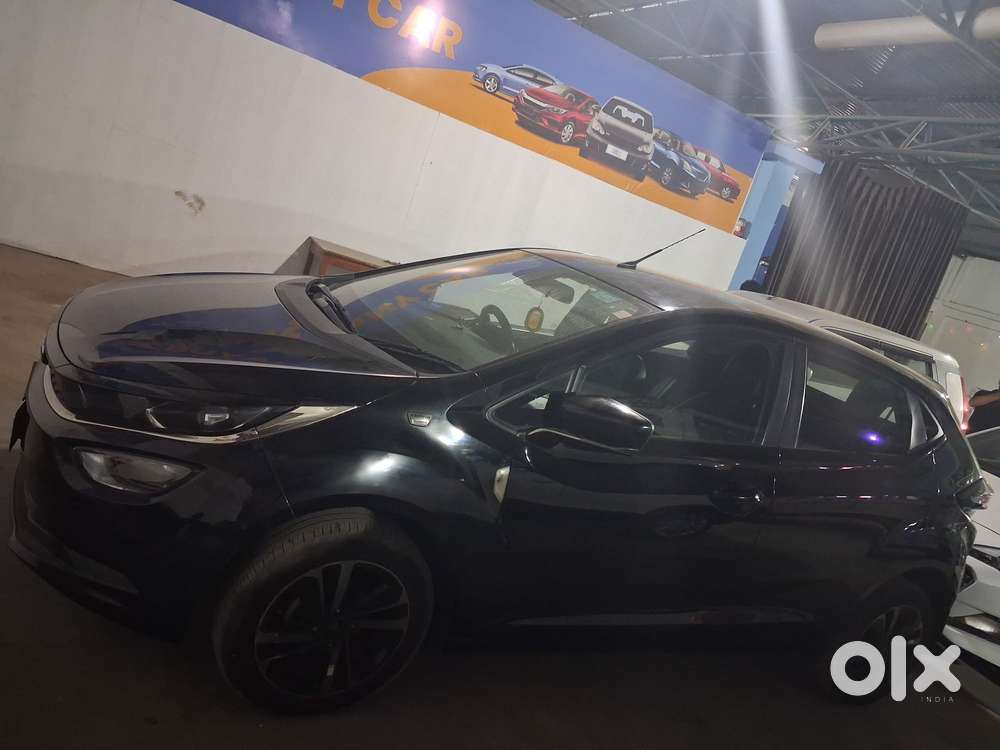 Tata Altroz 1.2 Xz Plus Dark Edition, 2022, Petrol